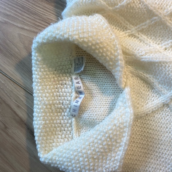 CHINAWEAR- White Cable Knit Collar Sweater - Picture 6 of 6